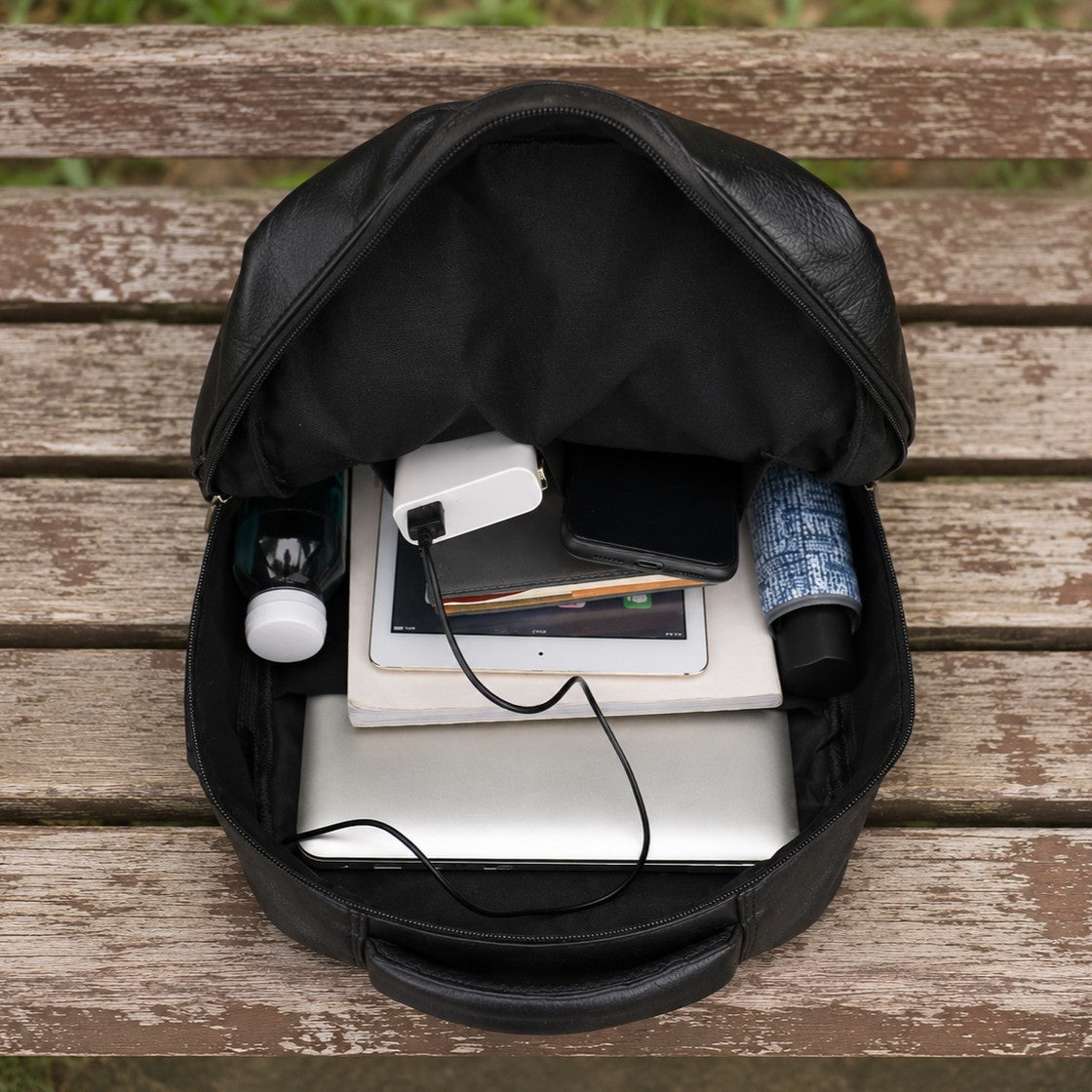 SLEEK LEATHER LAPTOP BAG